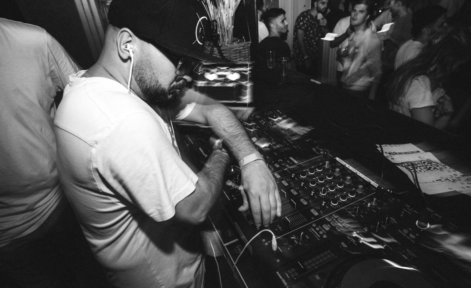 Strumentazione audio professionale e setup di registrazione